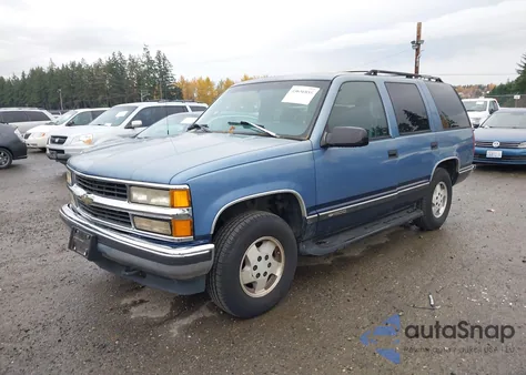 1995 Chevrolet Tahoe K1500 z USA, uszkodzony, nr VIN 1GNEK13K8SJ447375